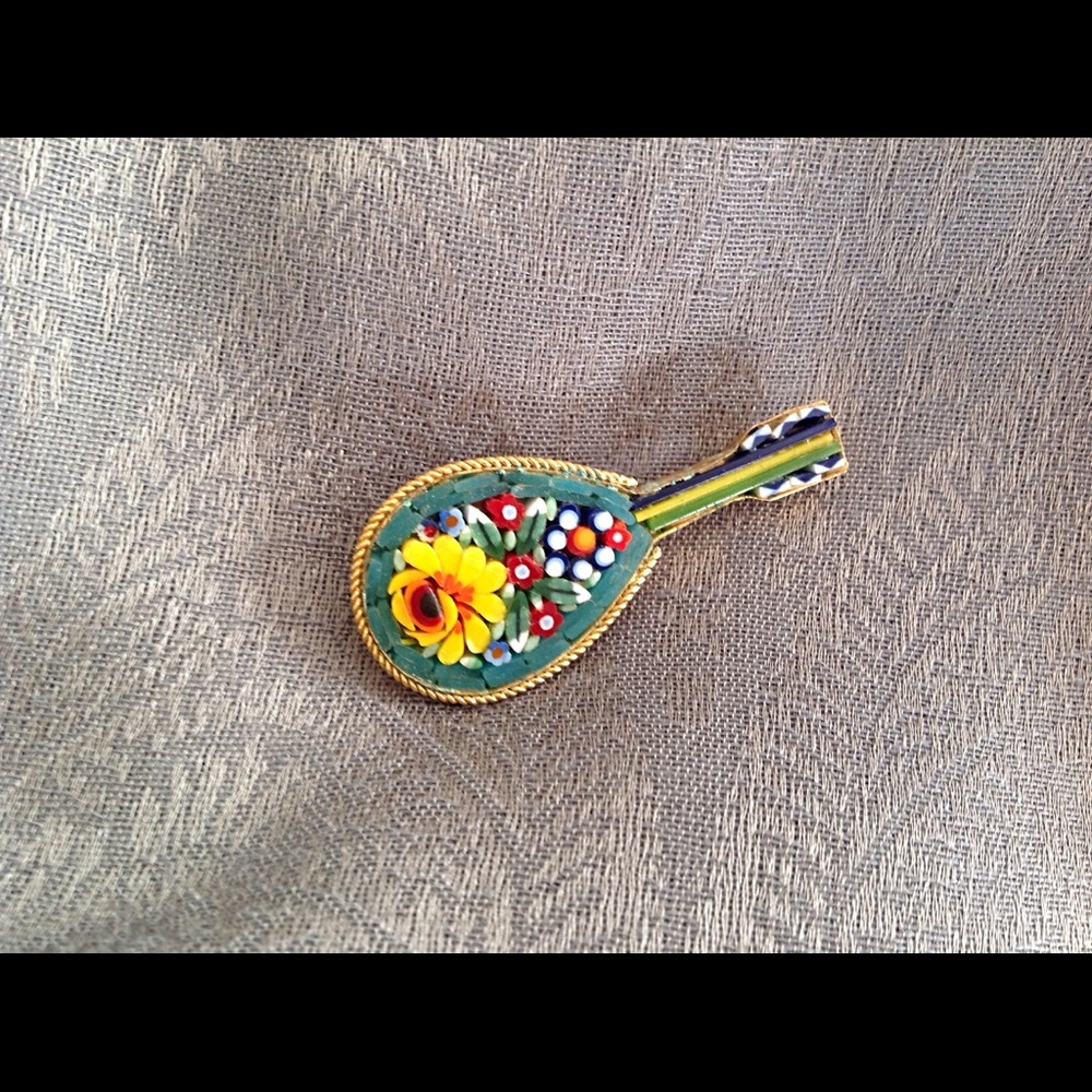 Exquisite Vintage micro-mosaic Italian Brooch.